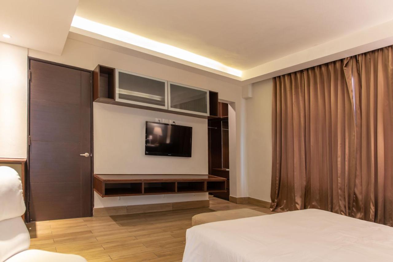 Weston Suites Hotel Santo Domingo Exteriör bild