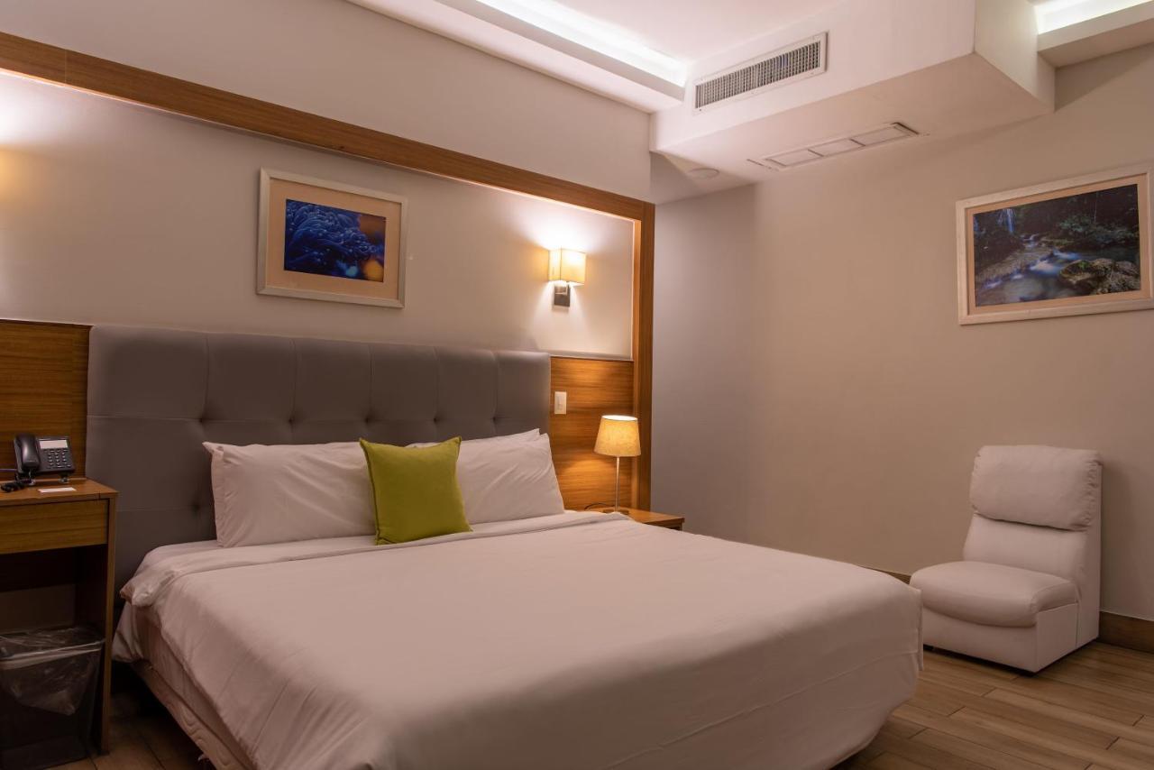 Weston Suites Hotel Santo Domingo Exteriör bild