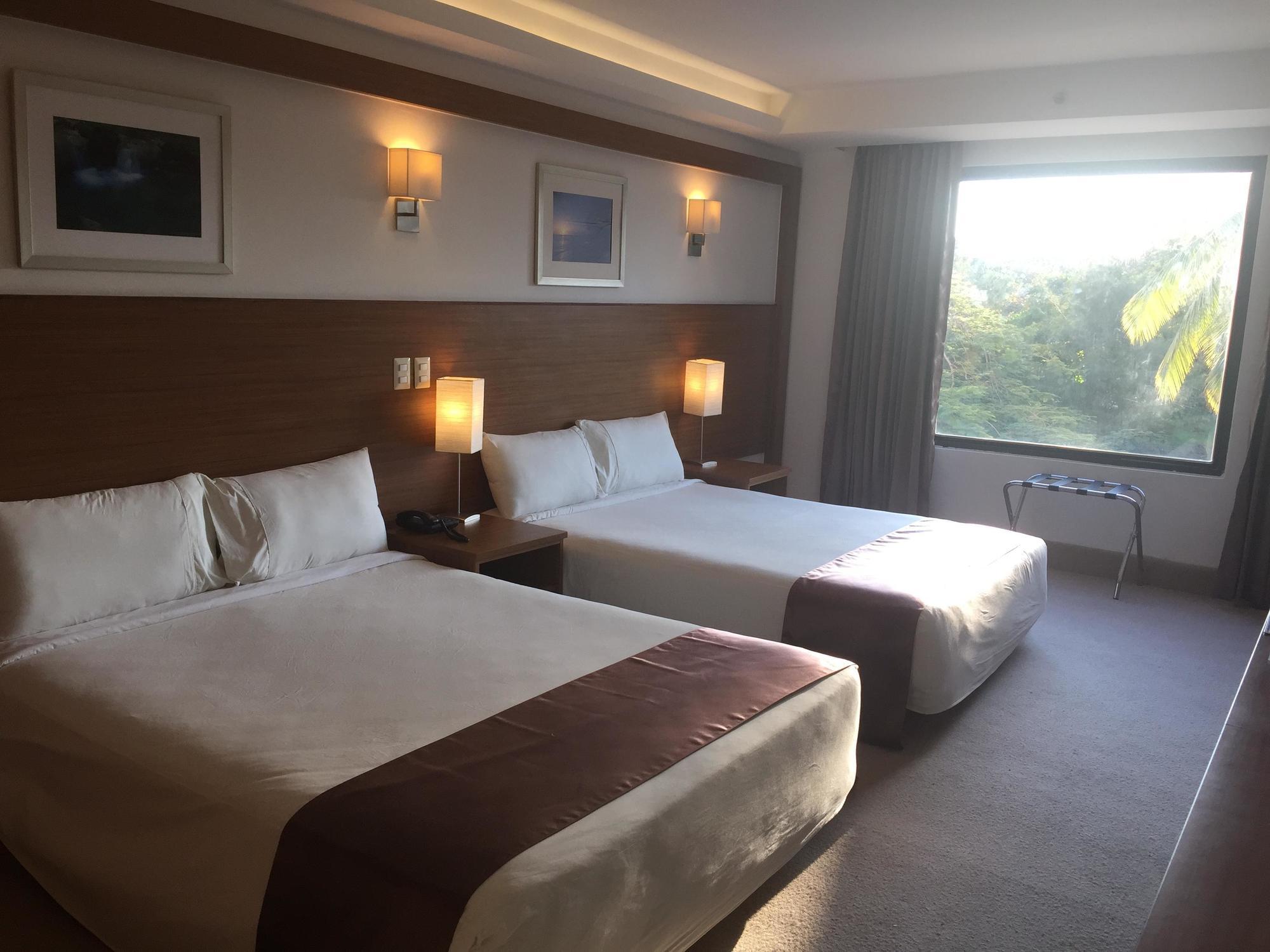 Weston Suites Hotel Santo Domingo Exteriör bild