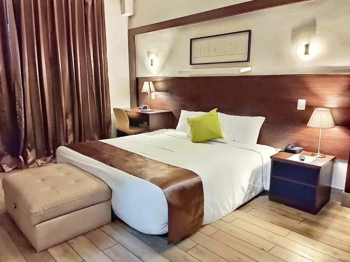 Weston Suites Hotel Santo Domingo Exteriör bild