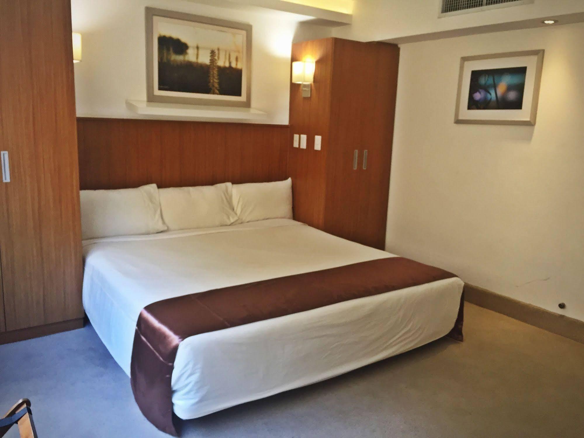 Weston Suites Hotel Santo Domingo Exteriör bild